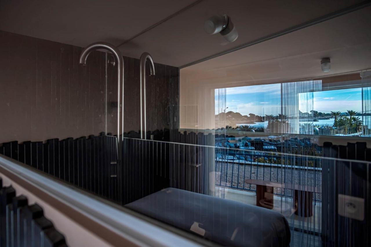 Hotel La Reine Jane 2*