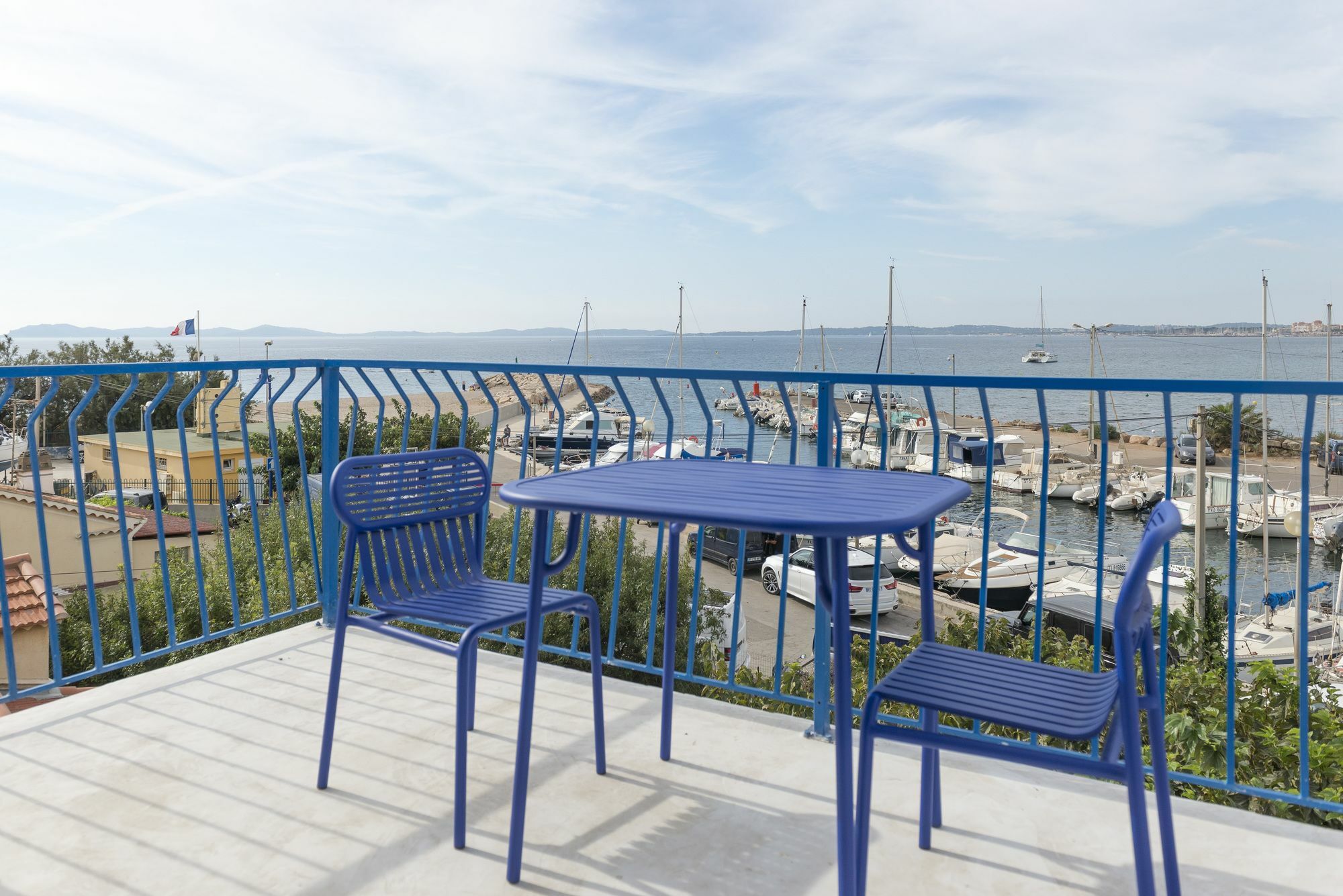 Hotel La Reine Jane 2*